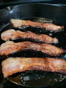 https://frontierenaturalmeats.com/cdn/shop/articles/whats-the-difference-between-cured-and-uncured-bacon-879170_300x300.jpg?v=1663929957